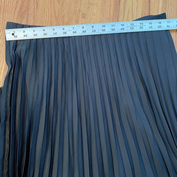 J CREW Size Large Gwyneth Pleated Slip Skirt Black NWT BN757 | Sold Out at JCrew - Picture 8 of 10